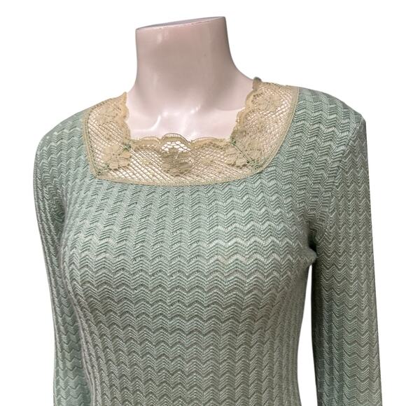 Vintage 1960s Mint Green Knit Top with Lace Collar Long Sleeve Sweater Small - - Picture 2 of 5